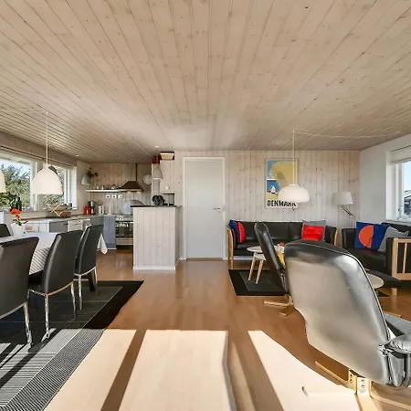 Vakantiehuis Traeferiehus Beliggende 400m Fra Havet Sj494
