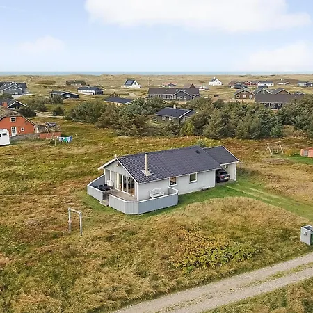 Traeferiehus Beliggende 400m Fra Havet Sj494
